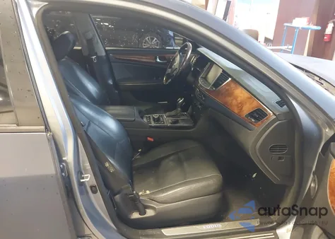 2015 Hyundai Equus Signature z USA, uszkodzony, nr VIN KMHGH4JH6FU095602